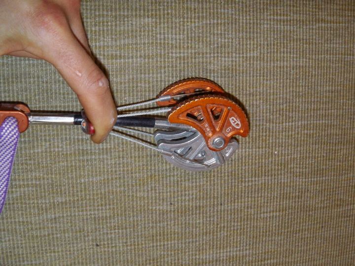 Coinceur mécanique à cames et sa gâchette.